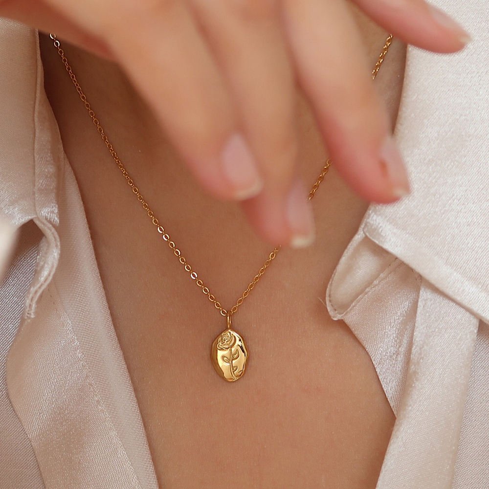 Rosie Medallion Necklace - Lenoir - Necklace