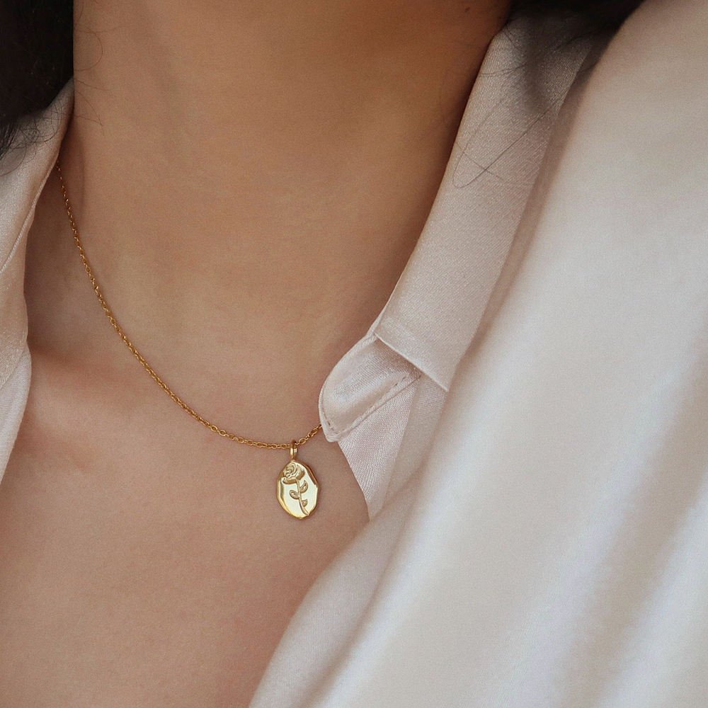 Rosie Medallion Necklace - Lenoir - Necklace
